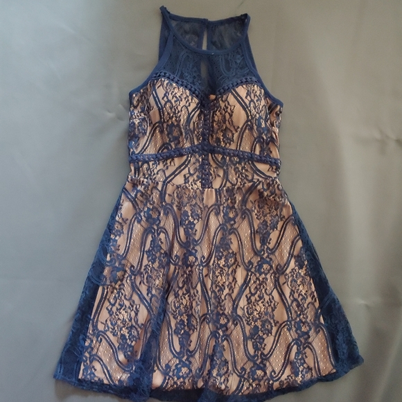 FRANCESCAS Collections Crochet Halter Dress - Picture 4 of 4